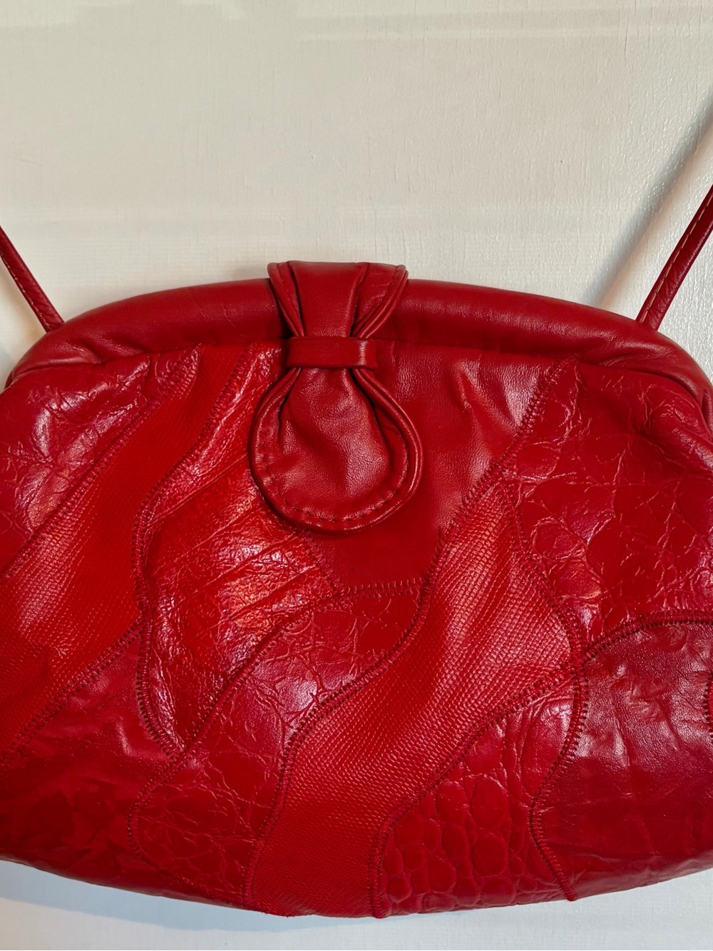 Vintage Park Avenue Int. Genuine Leather Red Crossbody Bag Made in USA